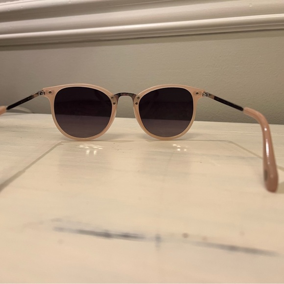 Fossil Pink Sunglasses - Picture 3 of 4